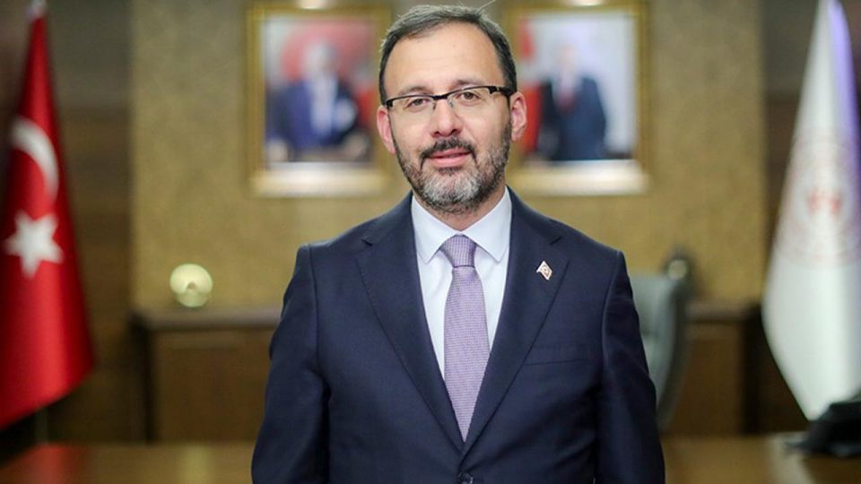 Bakan Kasapoğlu İlke Özyüksel’i kutladı
