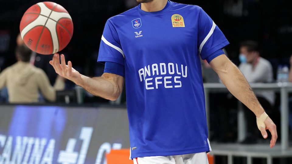 Anadolu Efes İtalya deplasmanında