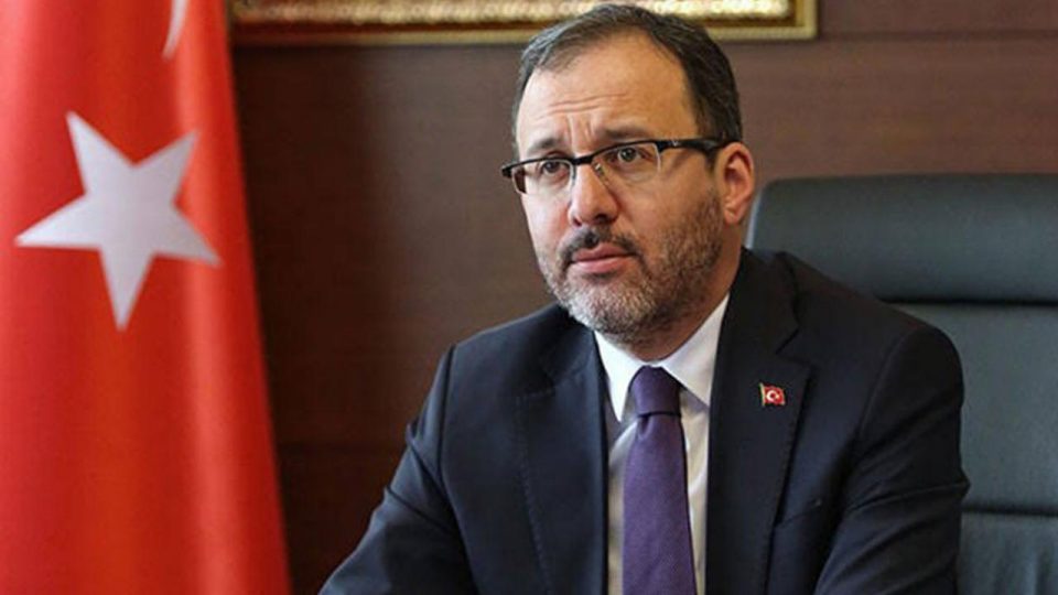 Bakan Kasapoğlu’ndan vefat eden Trabzonsporlu taraftar için taziye mesajı