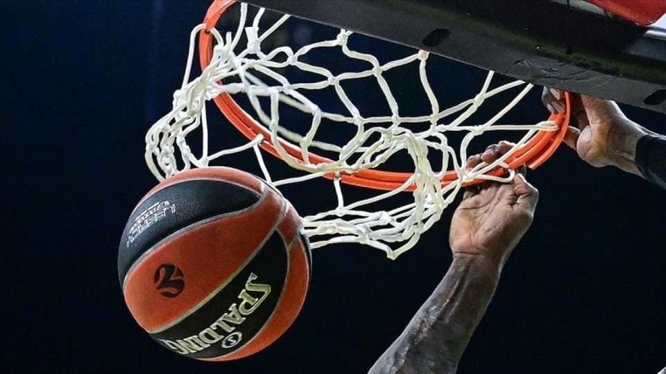 Basketbol Süper Ligi’nde play-off çeyrek final serisinde heyecan devam ediyor