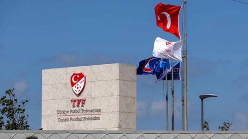 PFDK’dan Beşiktaş ve Galatasaray’a para cezası